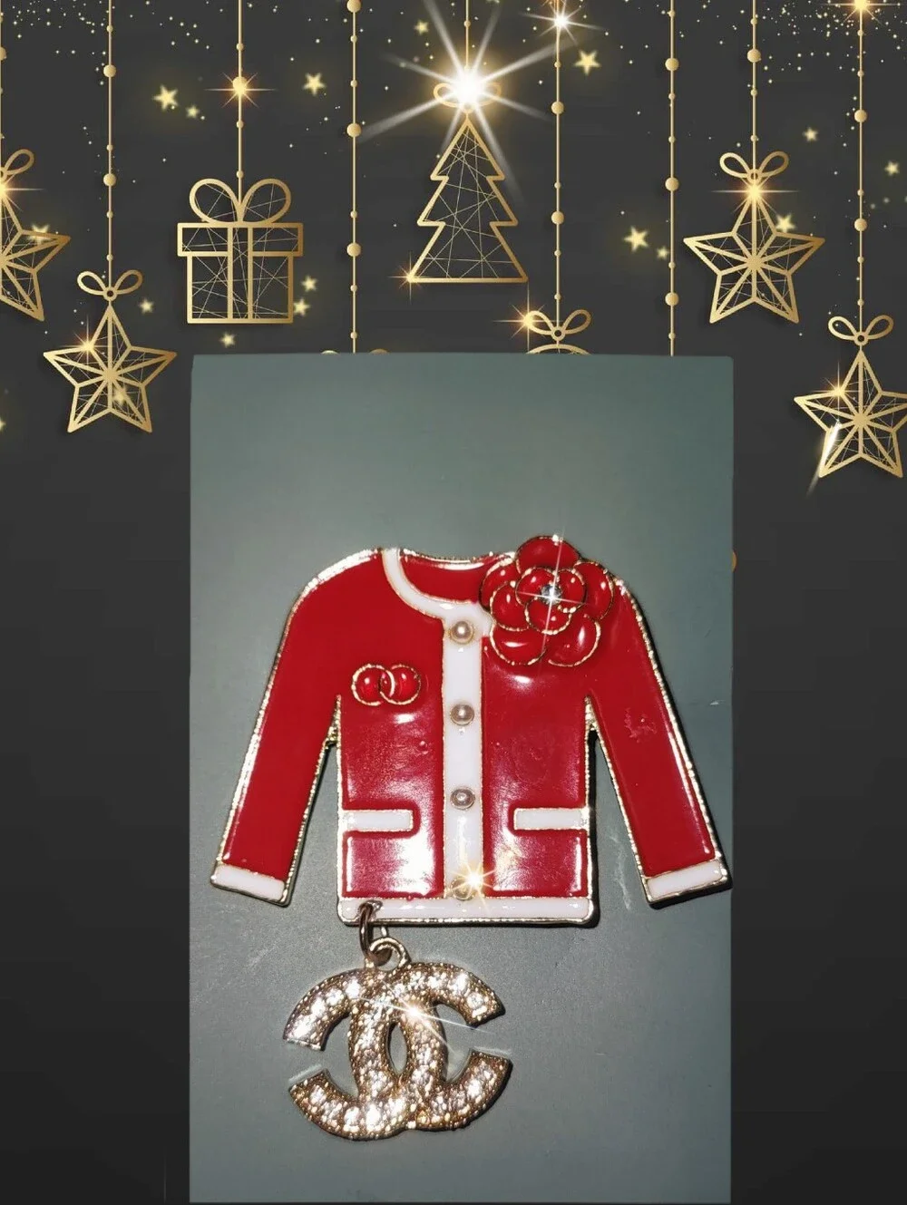 Business Suit Brooch with White Trim Camilla Flower Goldtone Metal